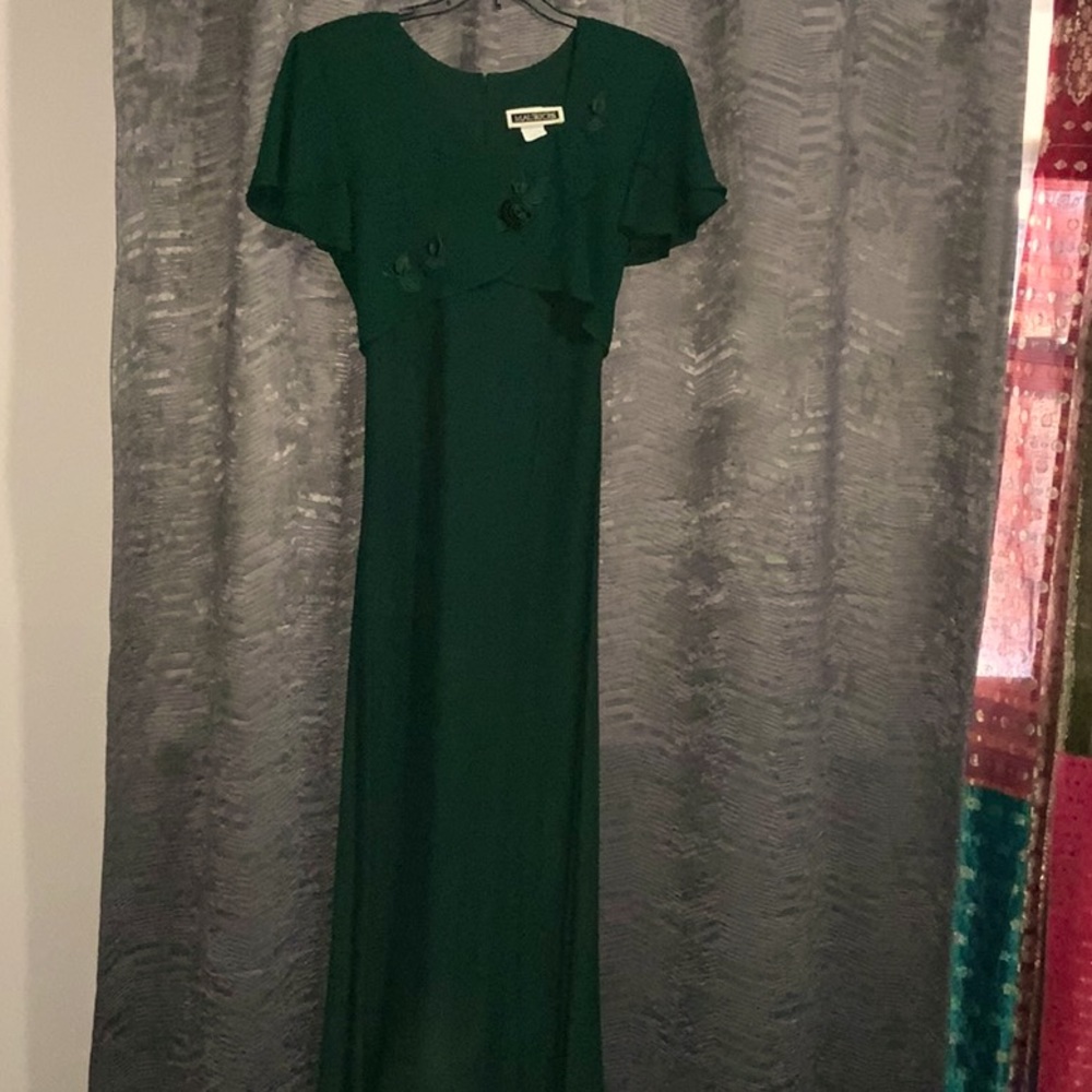 Maurice’s,size 4, Emerald green ankle length dress,
